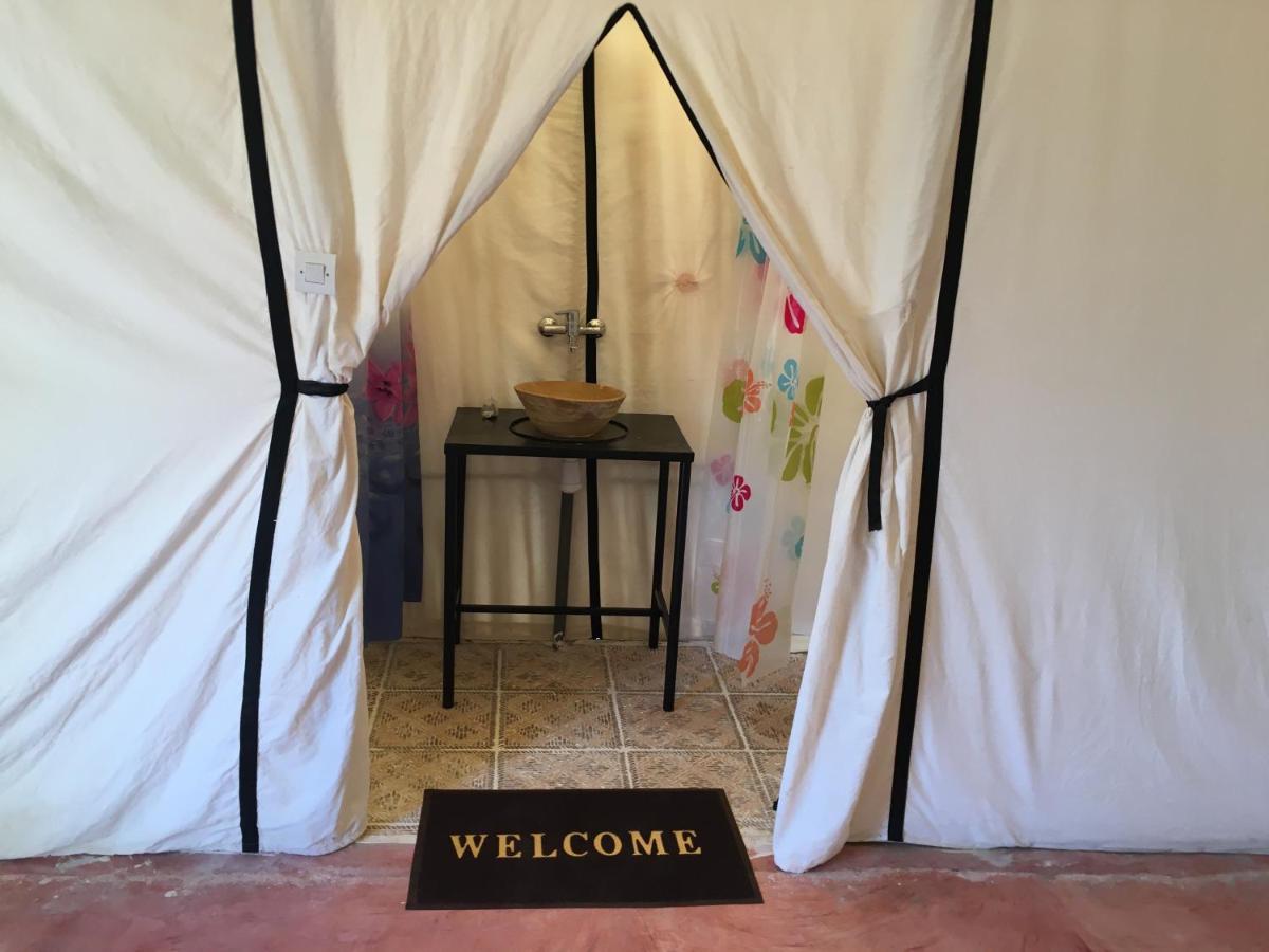 מלון Adrouine Sahara Camp מראה חיצוני תמונה